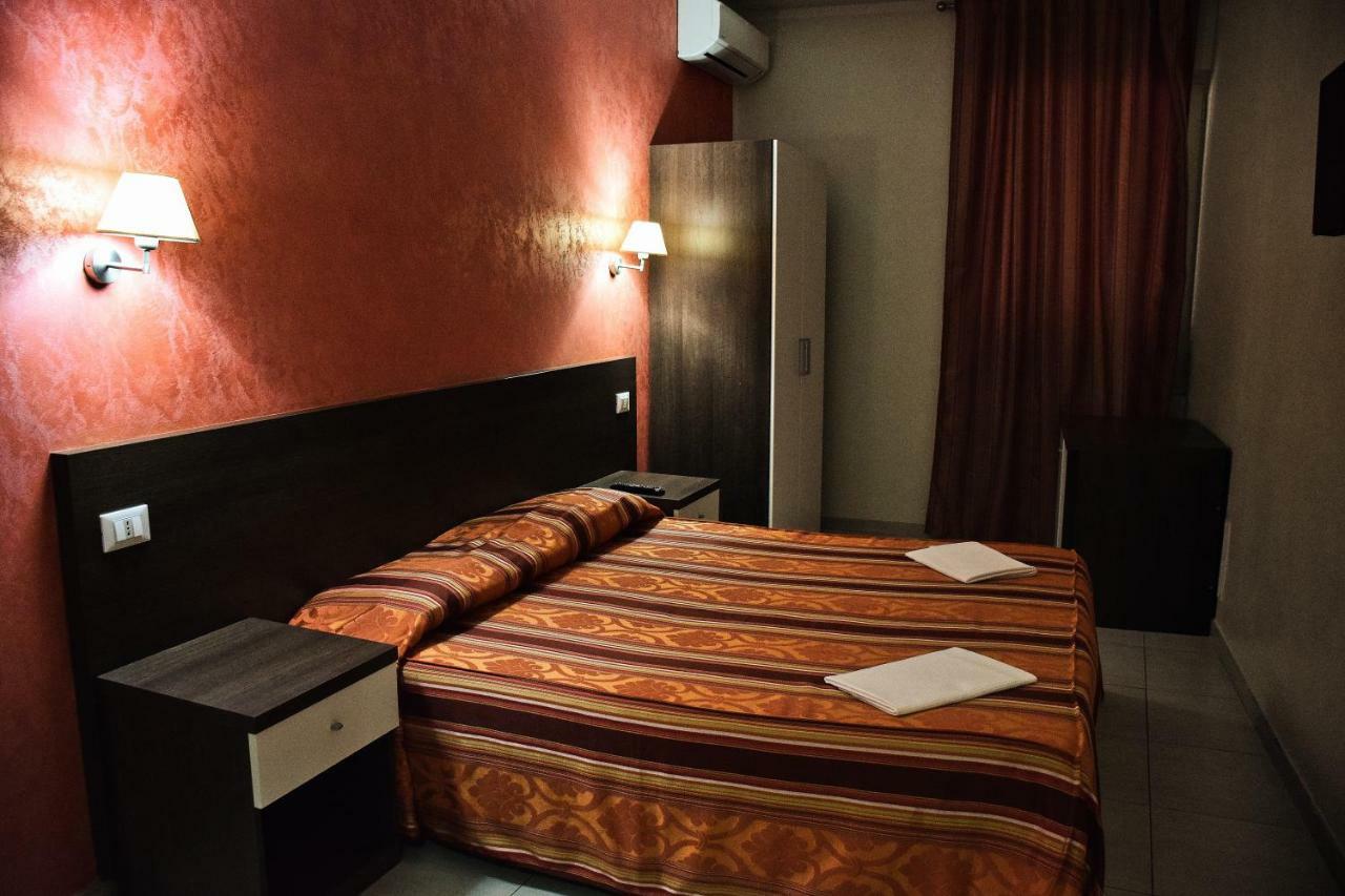 Tiburtina Hotel Holiday Řím Exteriér fotografie